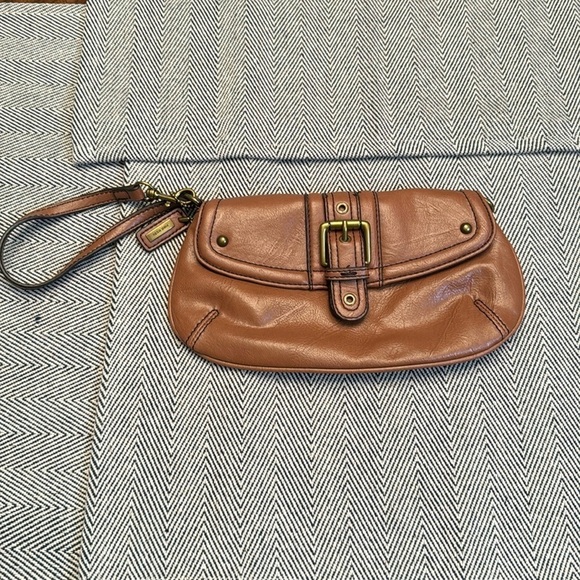 Nine West cognac leather wristlet - Picture 1 of 5